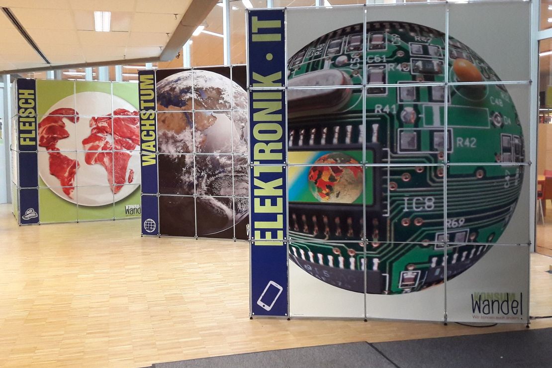 Drei große Ausstellungsteile zeigen Informationen zu Fleisch, Wachstum und Elektronik/IT.