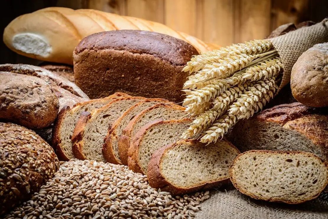Verschiedene Getreide und Brotsorten