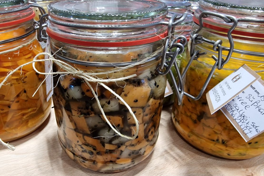 Gemüse im Glas fertig für die Fermentation