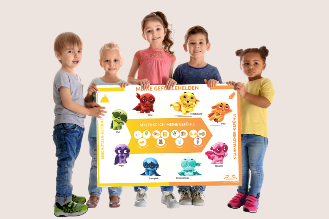 Kinder präsentieren das Gefühlehelden-Poster