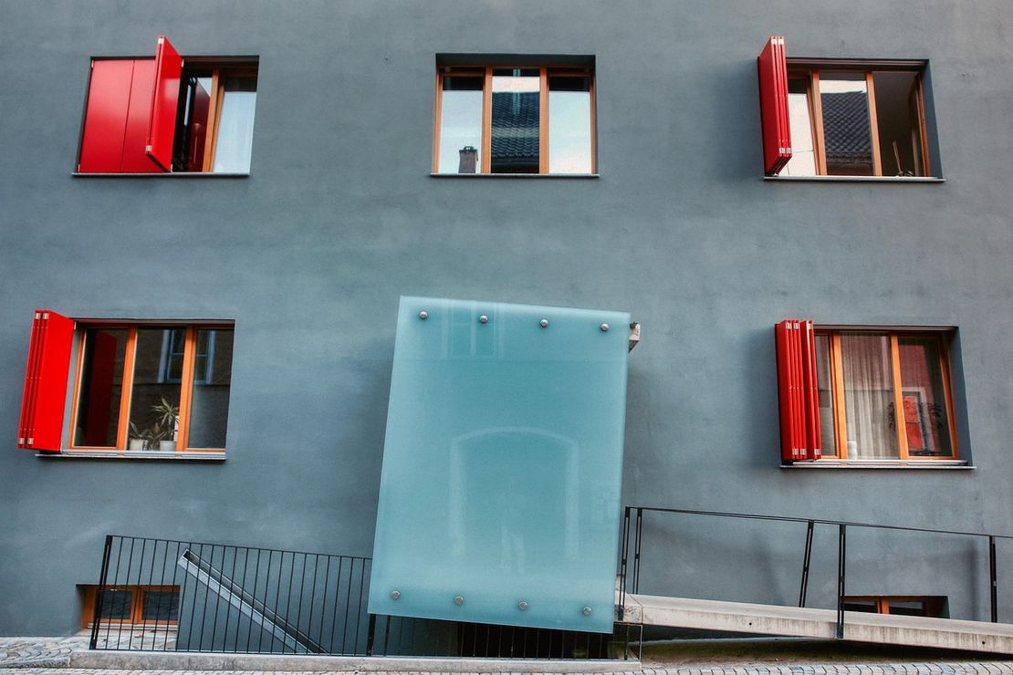 Haus mit Rampe für barrierearmen Zugang