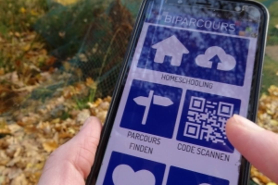 Geöffnete App auf dem Handy-Display